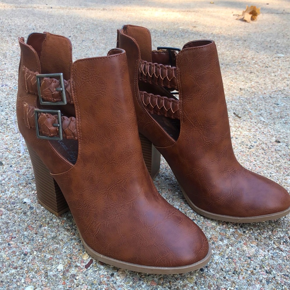 American Eagle Tan Leather Booties